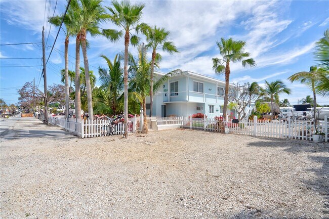 162 Azalea St in Tavernier, FL - Building Photo - Building Photo
