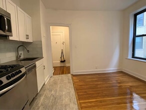25-21 31st Ave in Queens, NY - Building Photo - Building Photo