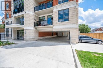 399 Queen St S in Kitchener, ON - Building Photo - Building Photo