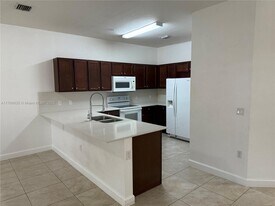 290 NW 109th Ave in Miami, FL - Building Photo