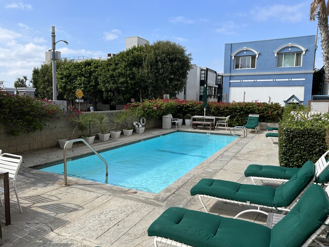 property at 22 Navy St