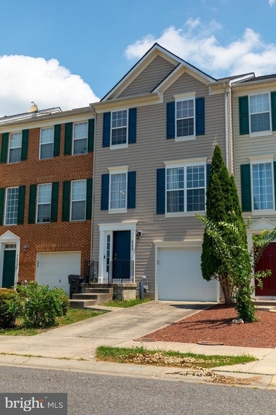 46055 Gooseneck Dr, Unit 4-A in Lexington Park, MD - Foto de edificio - Building Photo