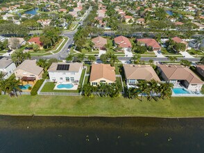 5266 Oakmont Village Cir in Greenacres, FL - Building Photo - Building Photo