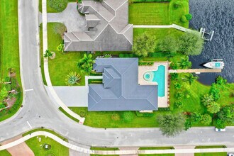 7186 SW Quiet River Ct in Stuart, FL - Building Photo - Building Photo