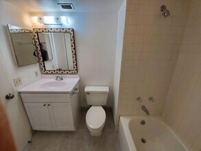 8720 Shadow Wood Blvd, Unit 205 in Coral Springs, FL - Building Photo - Building Photo