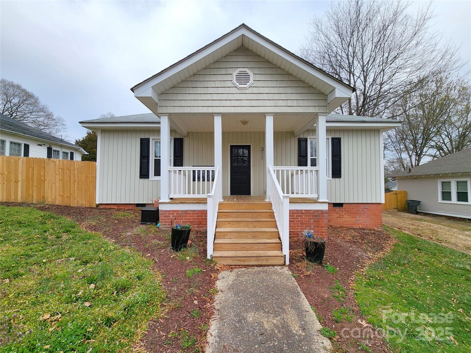 311 N Rose Ave in Kannapolis, NC - Building Photo