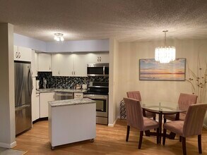 15496 Lakes of Delray Blvd in Delray Beach, FL - Building Photo - Building Photo