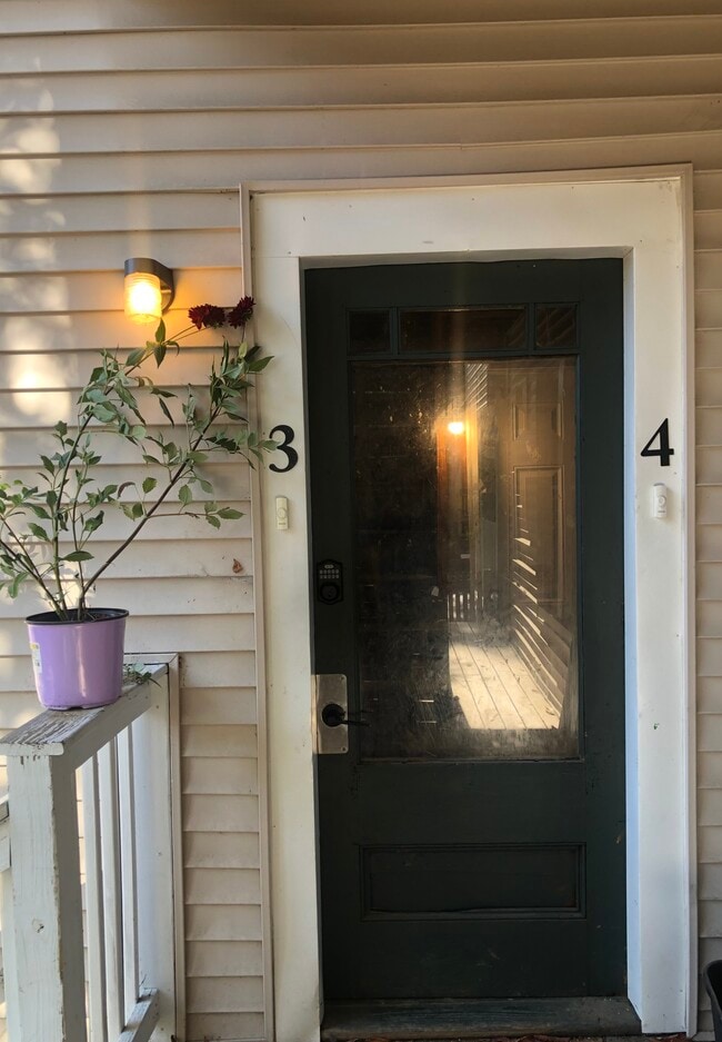 100 College St, Unit 1 in Lewiston, ME - Building Photo - Building Photo