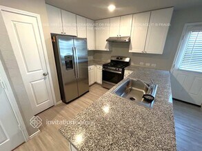 5739 Leon Pl in San Antonio, TX - Foto de edificio - Building Photo