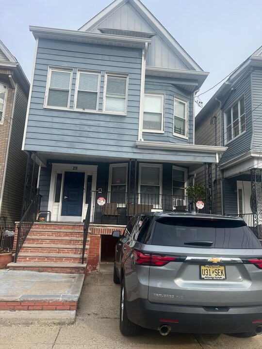 28 Wegman Pkwy-Unit -1 in Jersey City, NJ - Building Photo