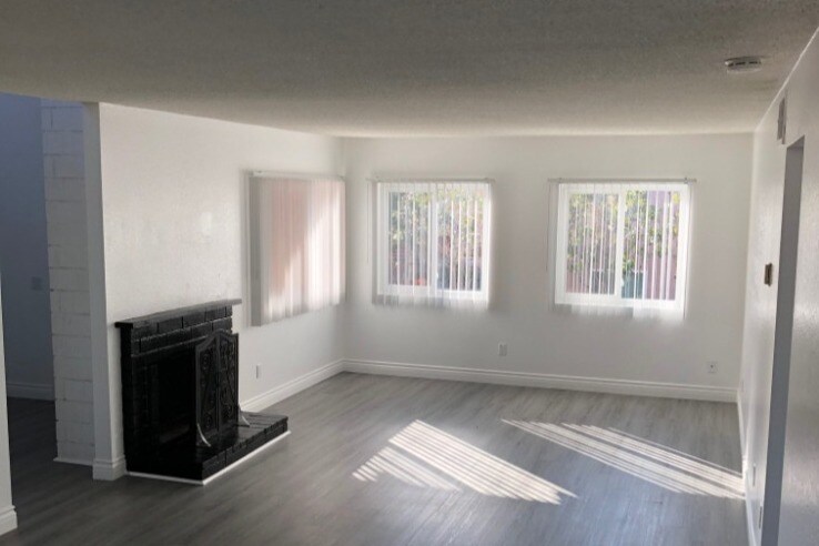 1702 Florida St in Huntington Beach, CA - Building Photo