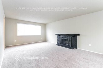 34811 27th Ave SW in Federal Way, WA - Foto de edificio - Building Photo