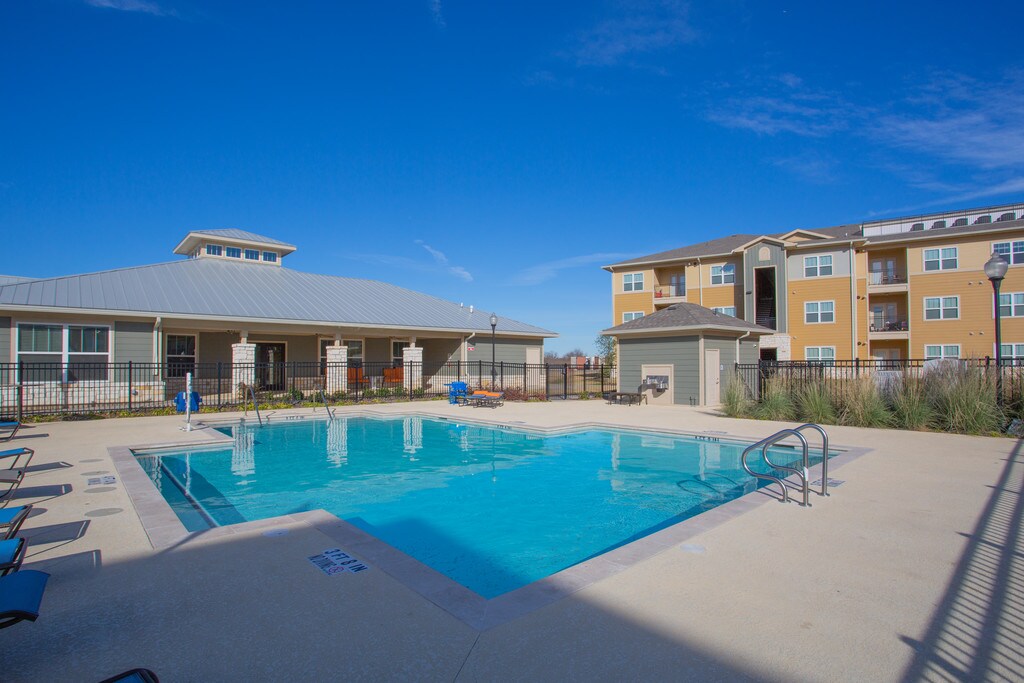 Stallion Pointe Apartments in Fort Worth, TX