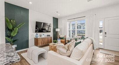 10207 Guardian Dr in Charlotte, NC - Building Photo - Building Photo