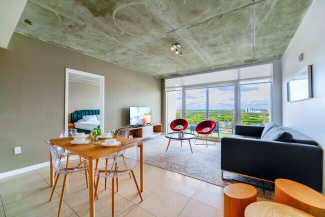 3250 NE 1st Ave in Miami, FL - Building Photo - Building Photo