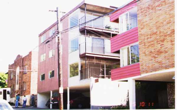 Marianne Apartments in Seattle, WA - Foto de edificio - Building Photo