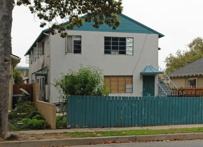 430 El Molino Ave in Pasadena, CA - Foto de edificio - Building Photo