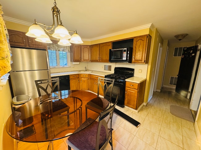 16 Caldwell Rd in Parsippany Troy Hills, NJ - Building Photo - Building Photo