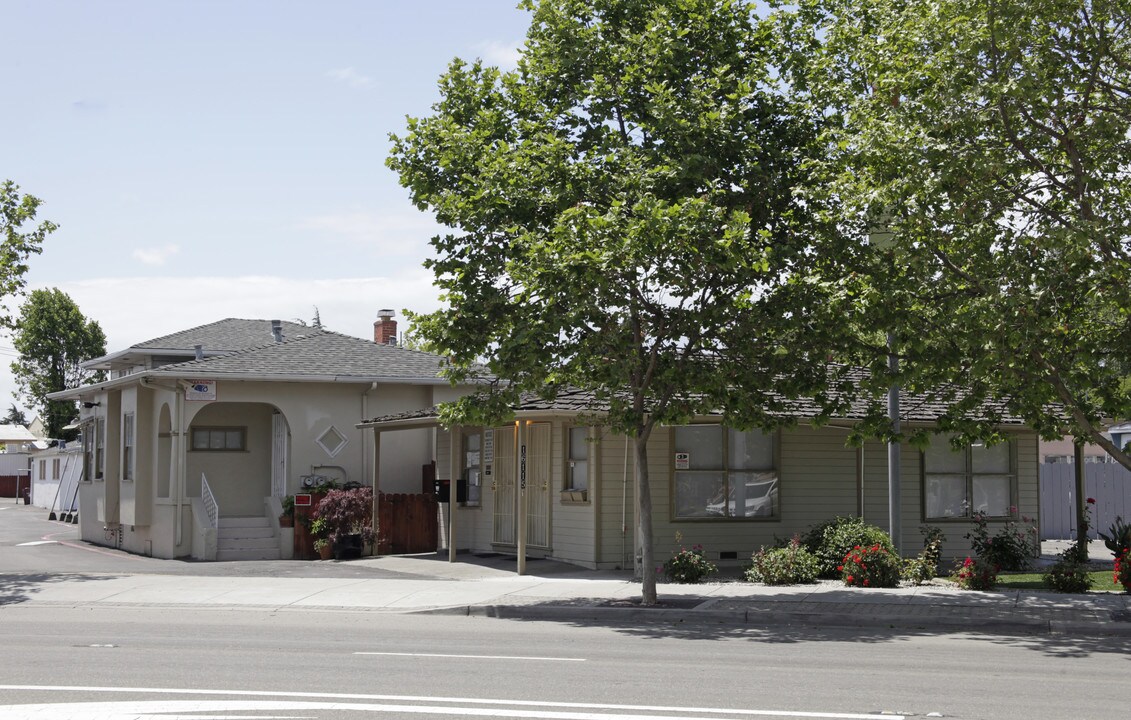 Paradise Trailer Court in San Lorenzo, CA - Building Photo