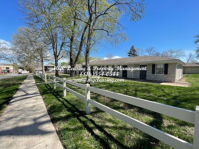 property at 309 SE Grand Ave