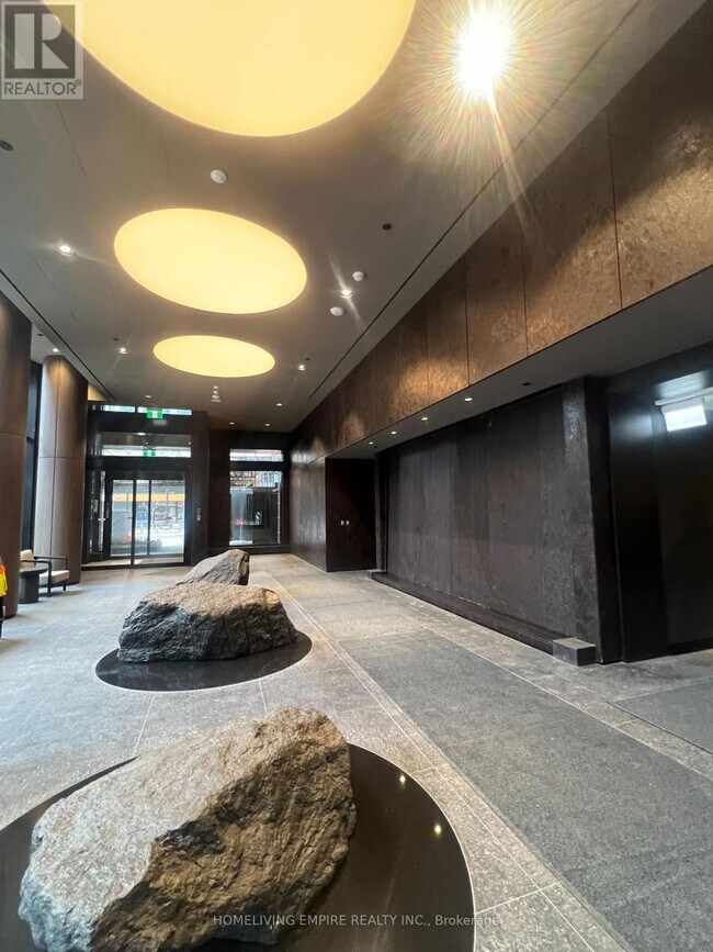 120 Broadway Ave in Toronto, ON - Building Photo - Building Photo