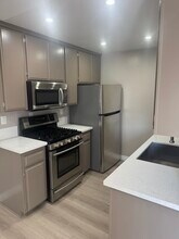 374 N Ave 57, Unit 8 in Los Angeles, CA - Building Photo - Building Photo