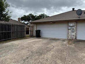 2217 Woodcreek St in Carrollton, TX - Building Photo - Building Photo