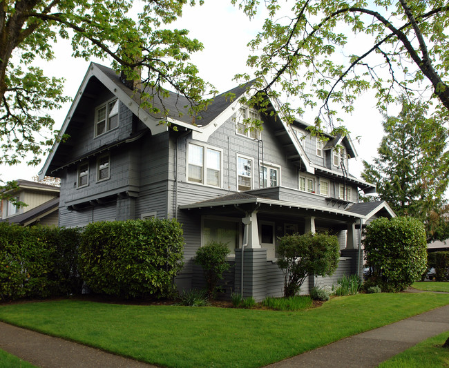 1186 Ferry St in Eugene, OR - Building Photo - Building Photo