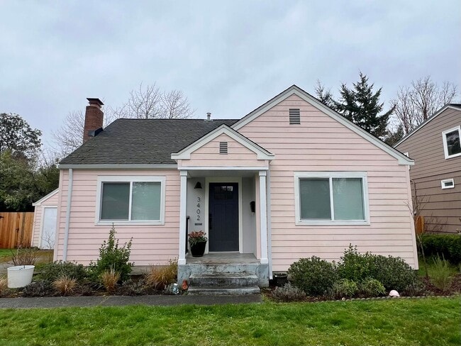 property at 3402 Pear St SE