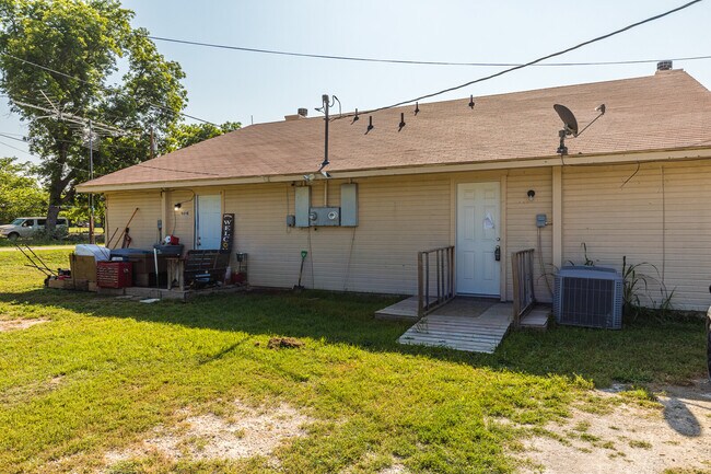 909 Shepherd St in Morgan, TX - Building Photo - Building Photo