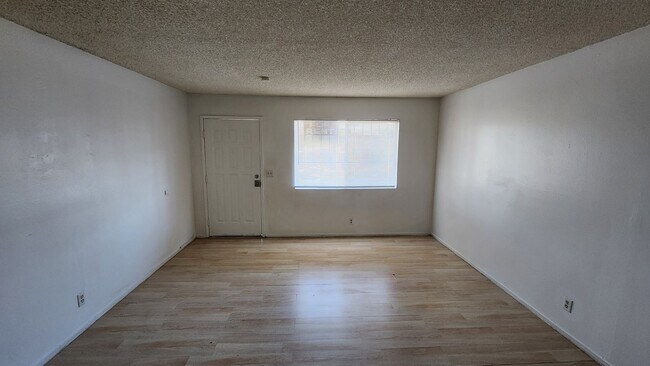 3601 Thomas Ave, Unit 1 in North Las Vegas, NV - Building Photo - Building Photo