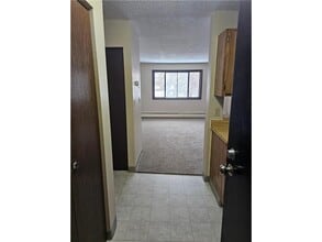 1757 4th Ave in Windom, MN - Building Photo - Building Photo