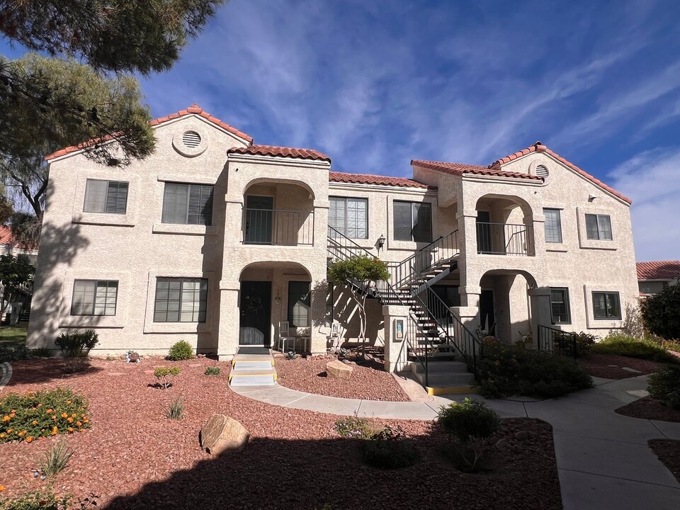 4801 Nara Vista Way in Las Vegas, NV - Building Photo