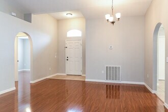 2127 Aitkin Loop in Leesburg, FL - Foto de edificio - Building Photo