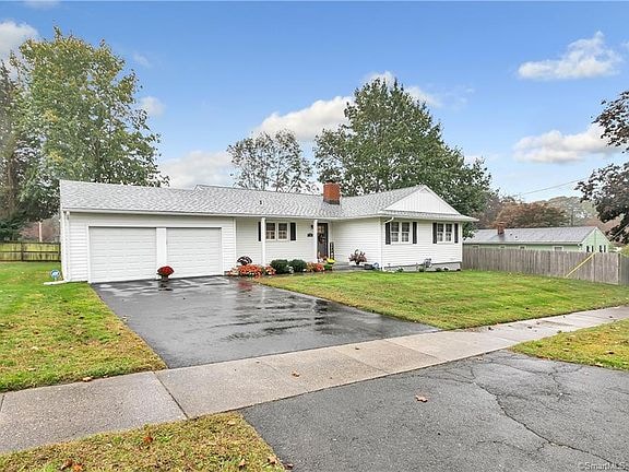 property at 35 Delwood Rd