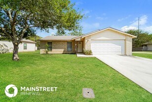 1530 Lahn Rd in New Braunfels, TX - Building Photo