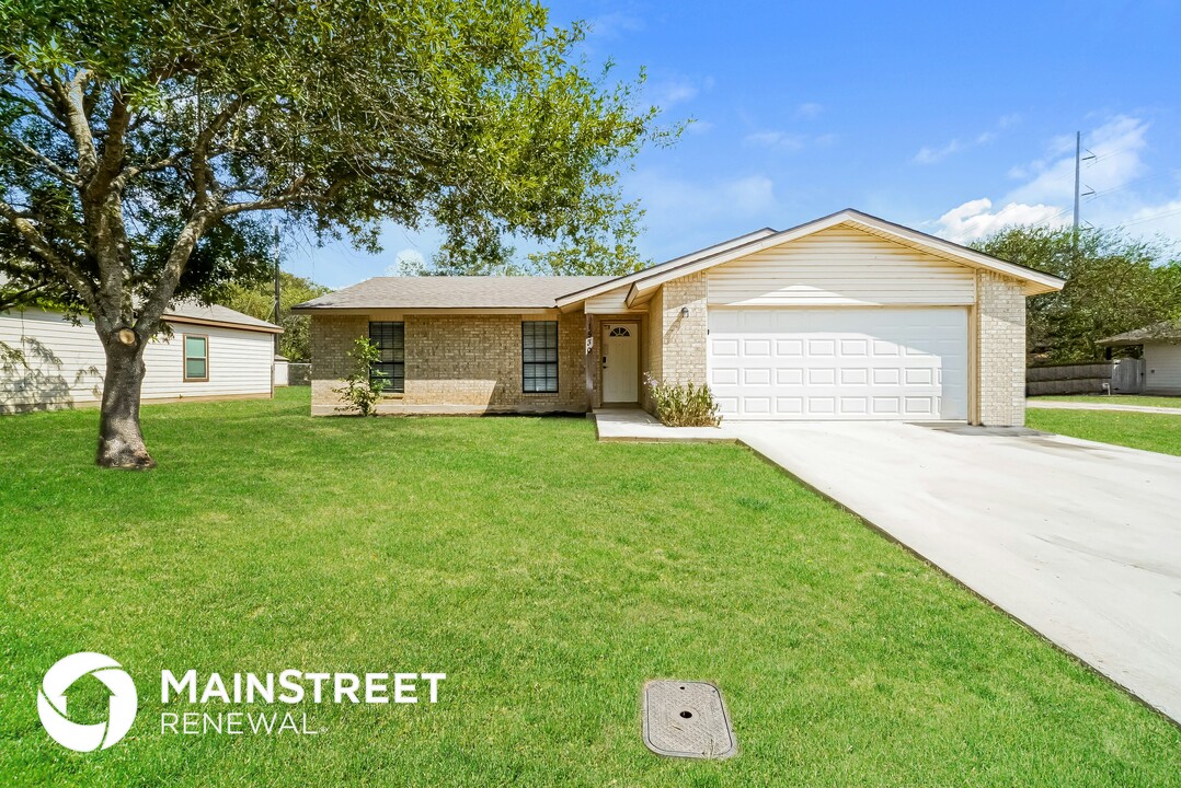 1530 Lahn Rd in New Braunfels, TX - Foto de edificio