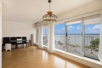 109 King St E photo'