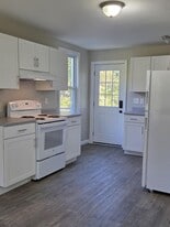 16 Preston St in Hillsborough, NH - Building Photo