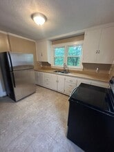 1548 Rock Rose Rd in Bristol, TN - Building Photo - Building Photo