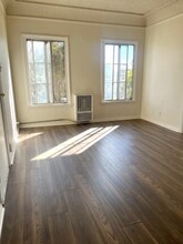 2329 Crenshaw Blvd in Los Angeles, CA - Building Photo - Building Photo