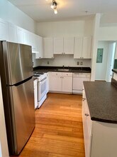 11305 Aristotle Dr, Unit 104 in Fairfax, VA - Building Photo - Building Photo