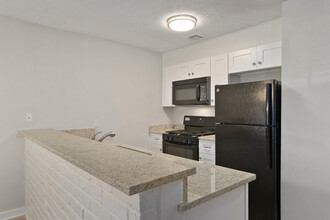 Monterrey Vista Apartments in Houston, TX - Building Photo - Building Photo