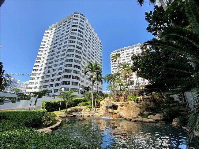 property at 825 Brickell Bay Dr
