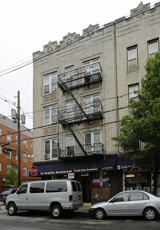 235 58th St in West New York, NJ - Building Photo - Primary Photo