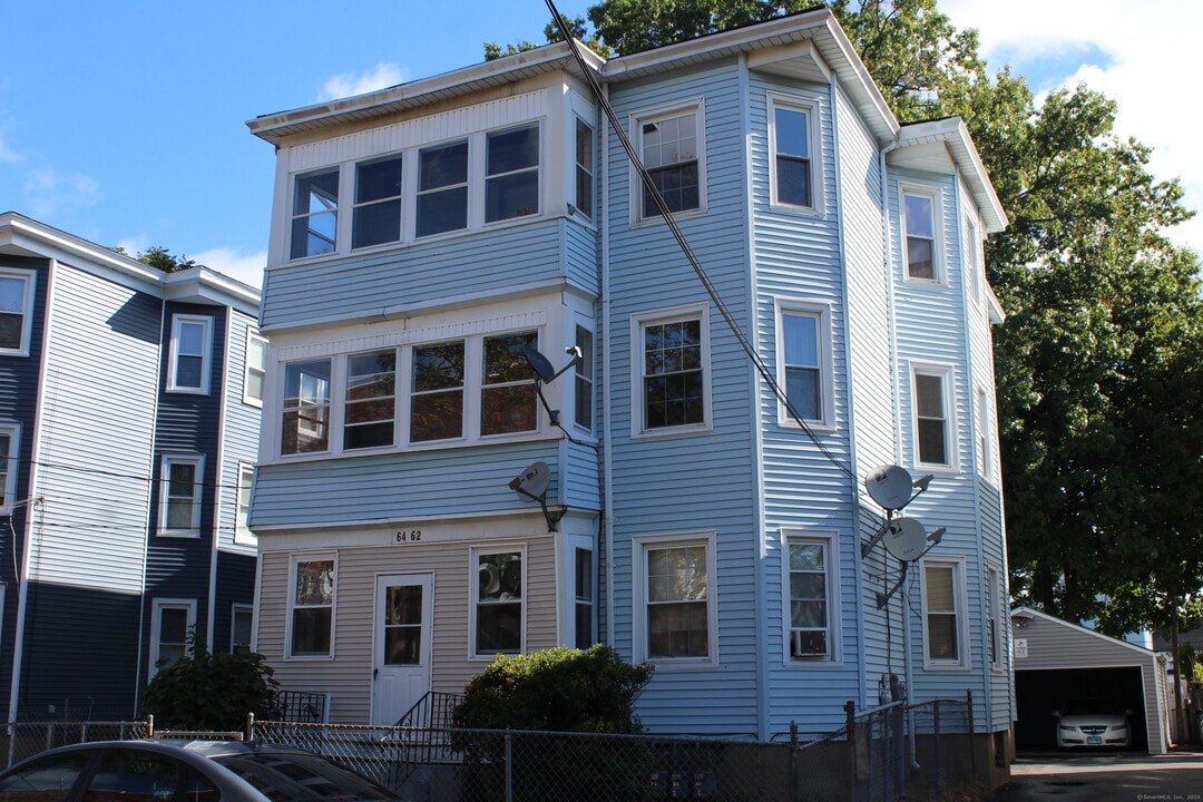 64 James St in Hartford, CT - Building Photo