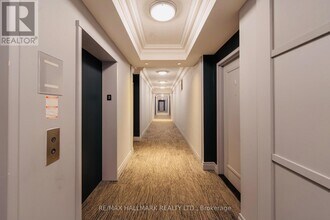 11121 Yonge St in Richmond Hill, ON - Building Photo - Building Photo