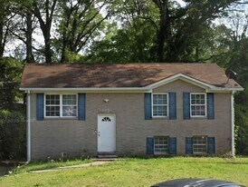 6613 Stark Ct in Riverdale, GA - Building Photo