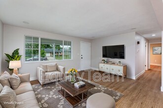 722 Castro Ln in Cincinnati, OH - Building Photo - Building Photo