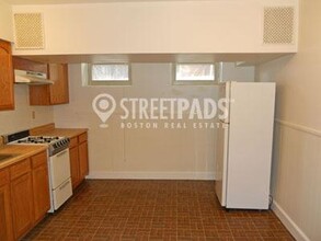 86 Maple St in Malden, MA - Building Photo - Building Photo